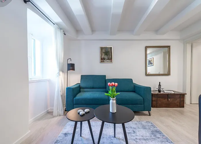 Andro ゲストハウス 3*