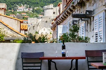 Andro ゲストハウス 3*