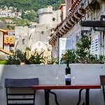 Andro Πανσιόν 3*