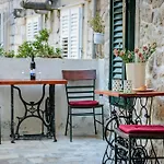 Andro Πανσιόν